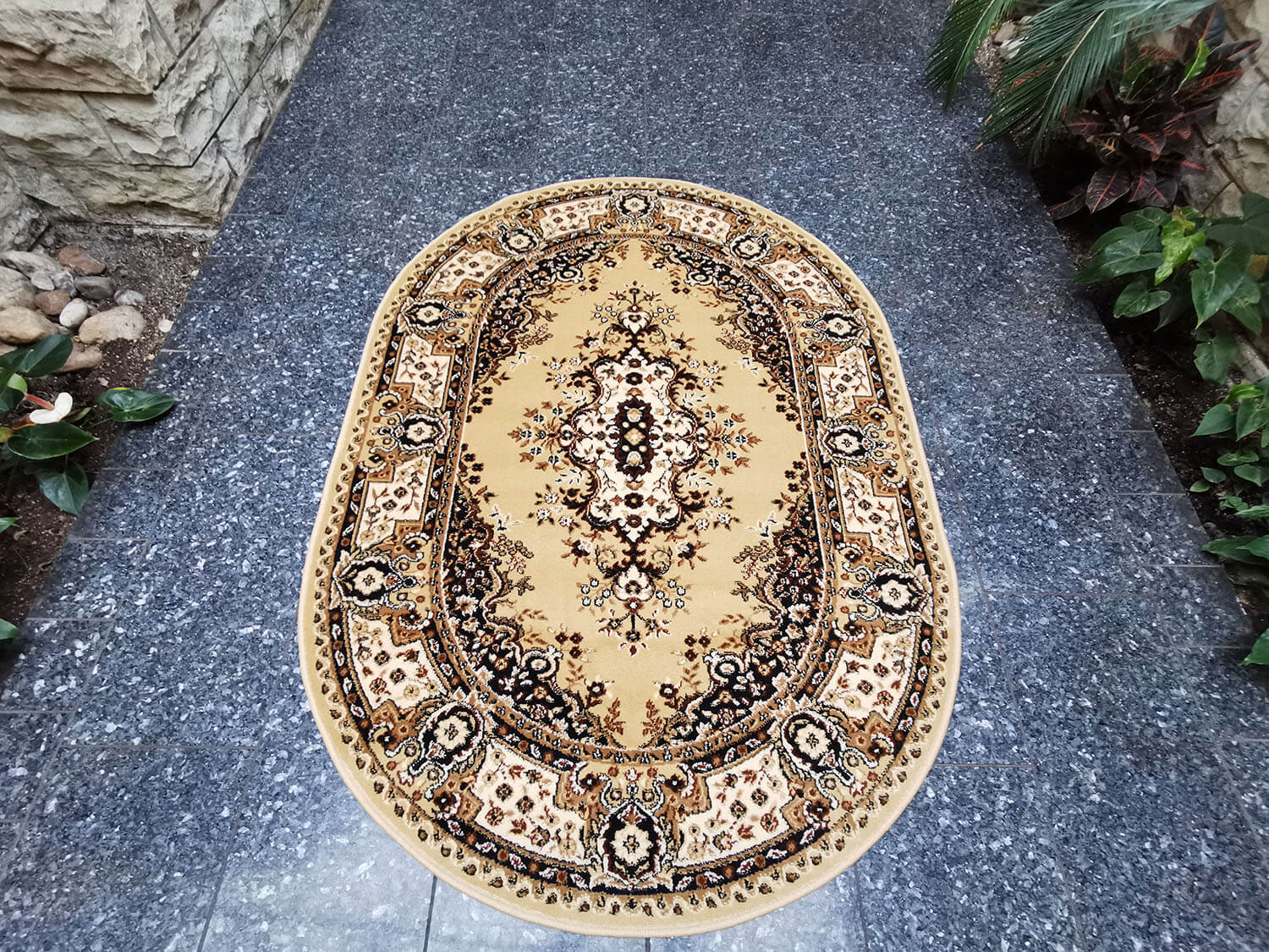 Klasik béžový ovál