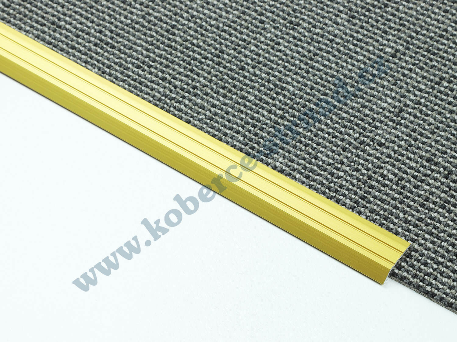 Náběh 4,5 mm zlatý podlahová lišta samolepicí