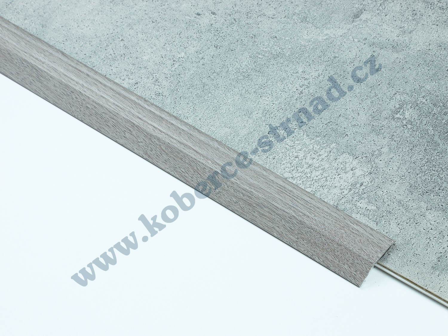 Náběh 8 mm H61 dub šedý přechodová lišta samolepicí 21544615