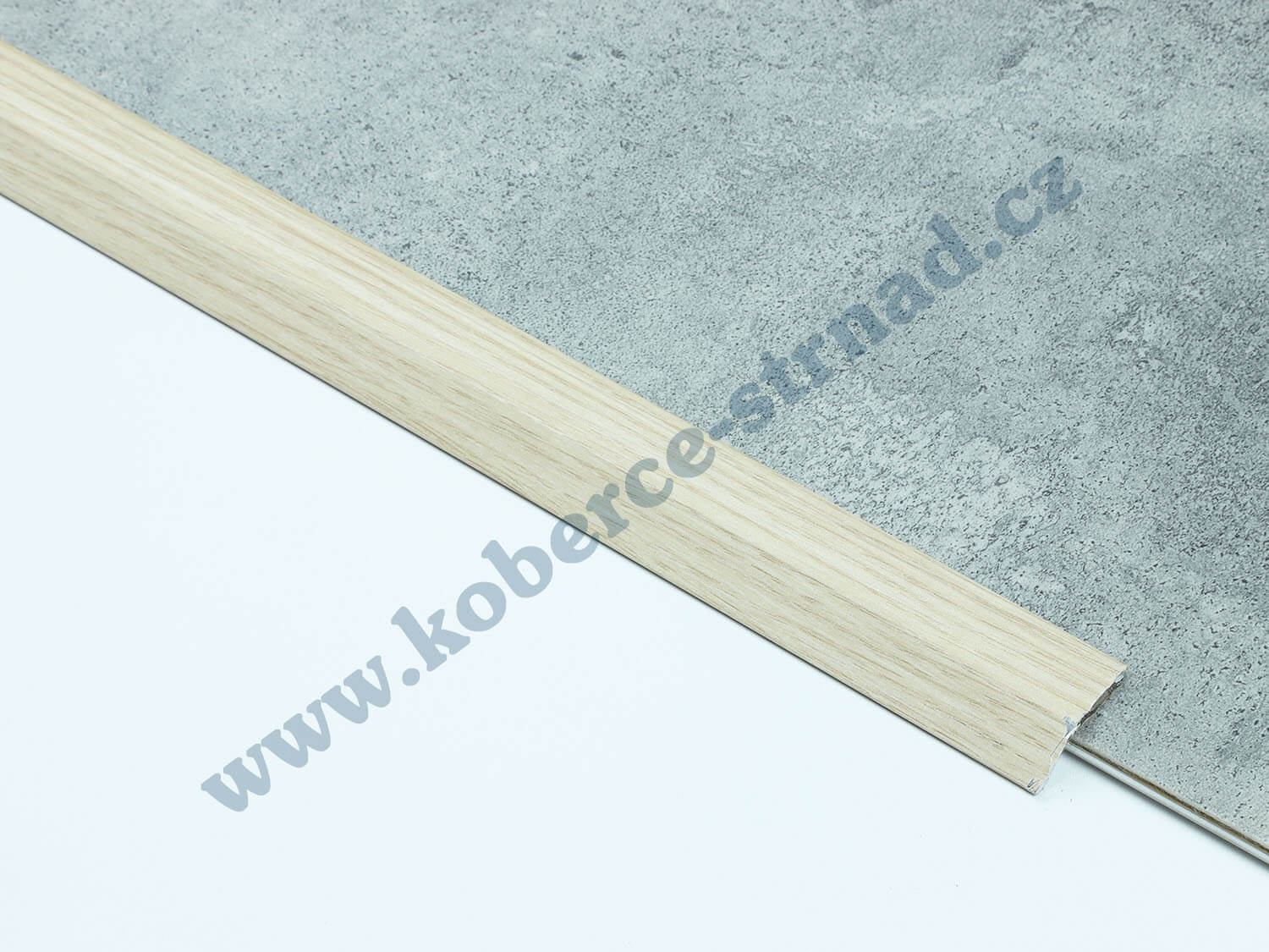 Náběh 8 mm H33 dub bělený přechodová lišta samolepicí 21544335