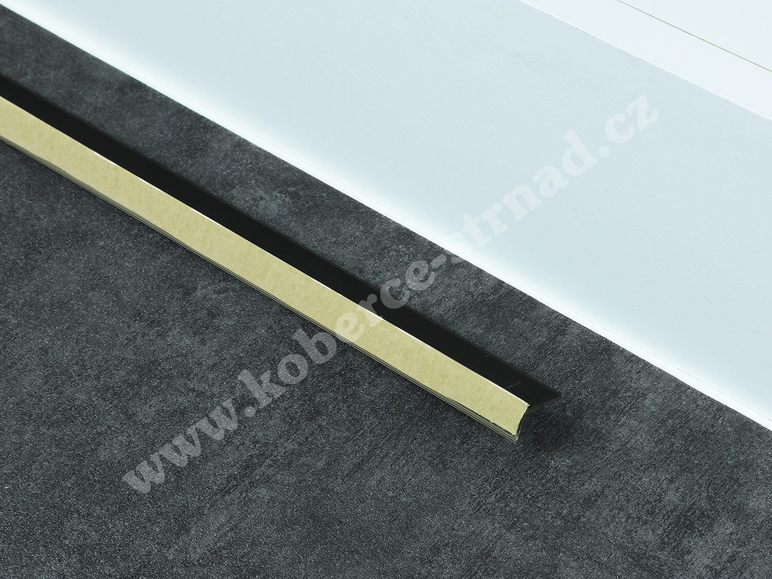 Soklová ALU portálová lišta tmavý bronz Küberit 369