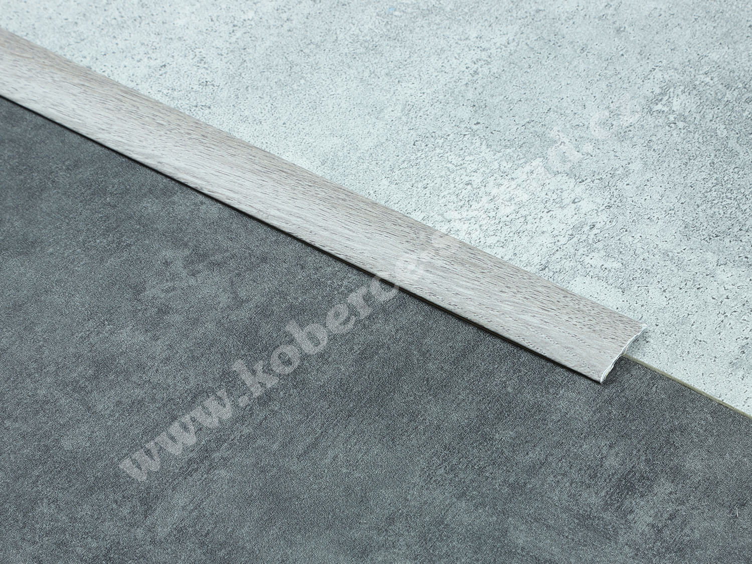 Oblouk 30 mm H61 Dub šedý přechodová lišta samolepící