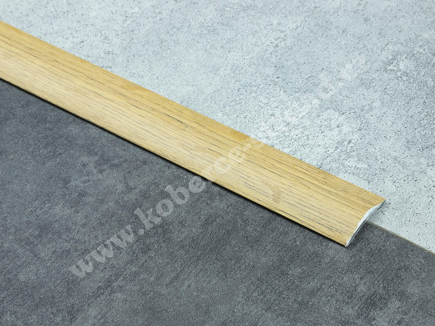 Oblouk 40 mm H34 Dub country přechodová lišta samolepící