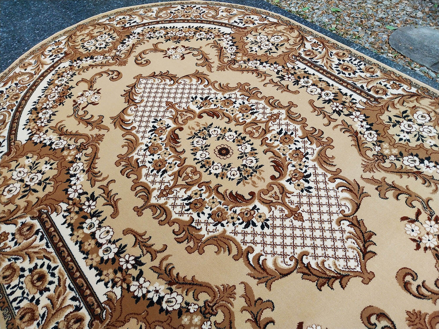 Krolewski béžový ovál