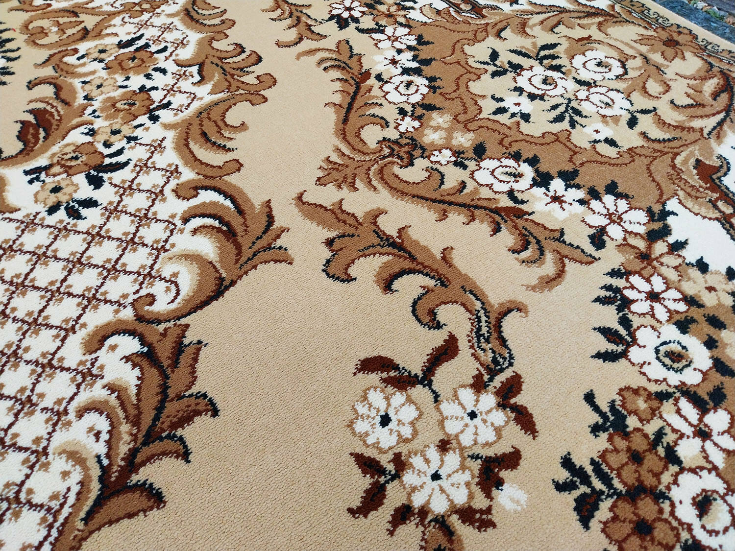 Krolewski béžový ovál