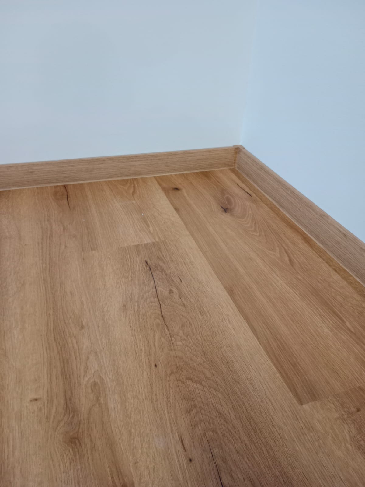 Rigid LVT Dub pálený EIR 810167