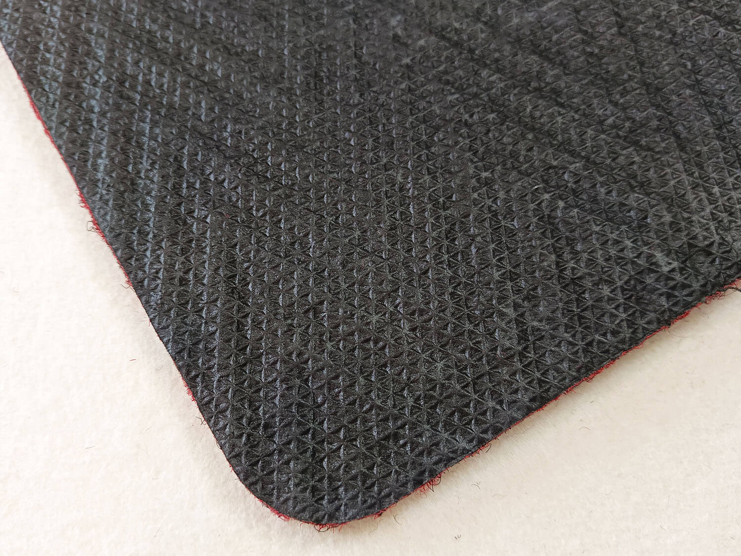 Magnus 3953 červený