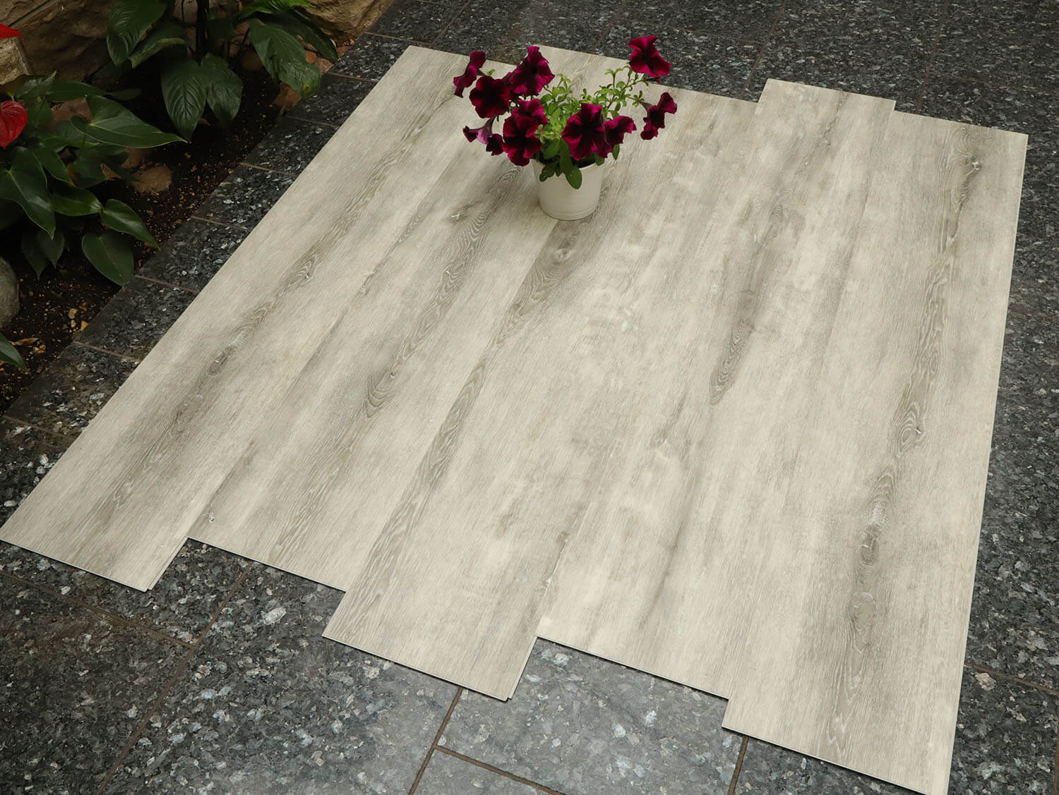 Rigid+ Dub šedý 9311