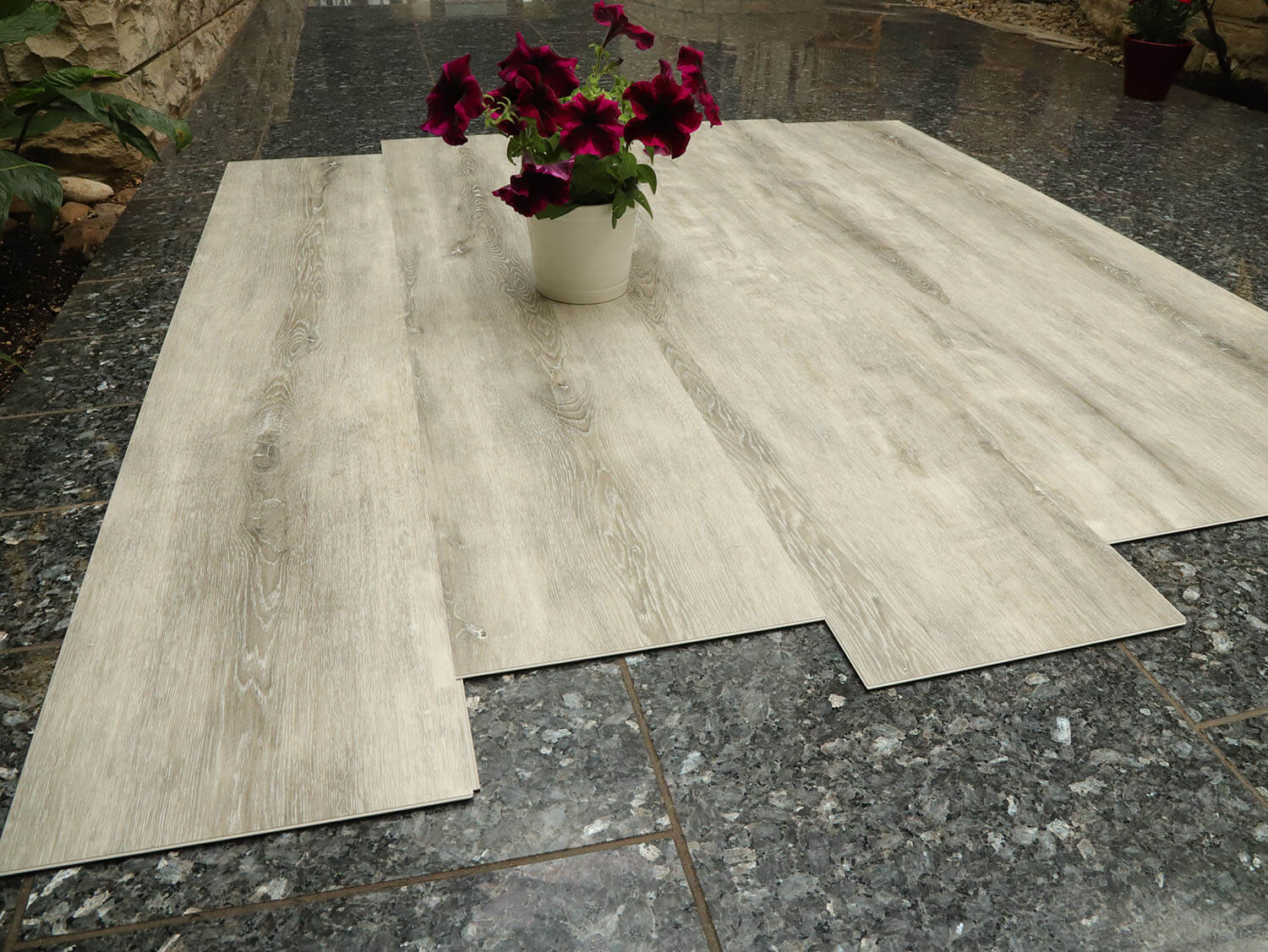 Rigid+ Dub šedý 9311