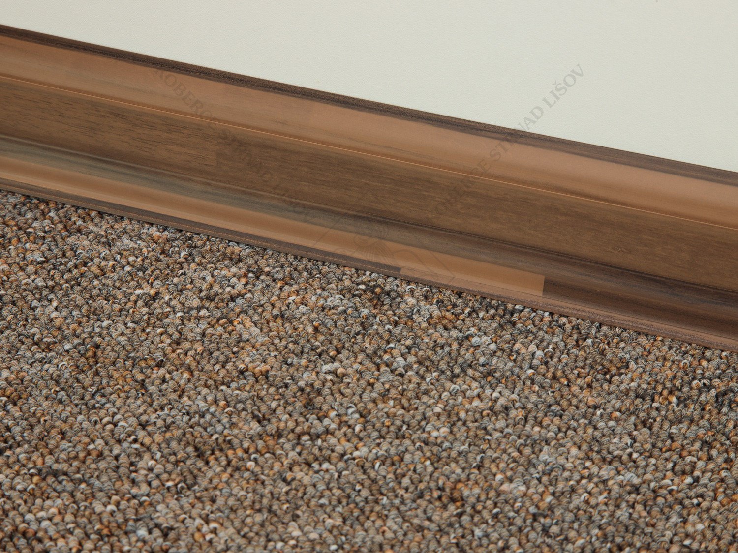 SLK 50 - W213 ořech Valencia