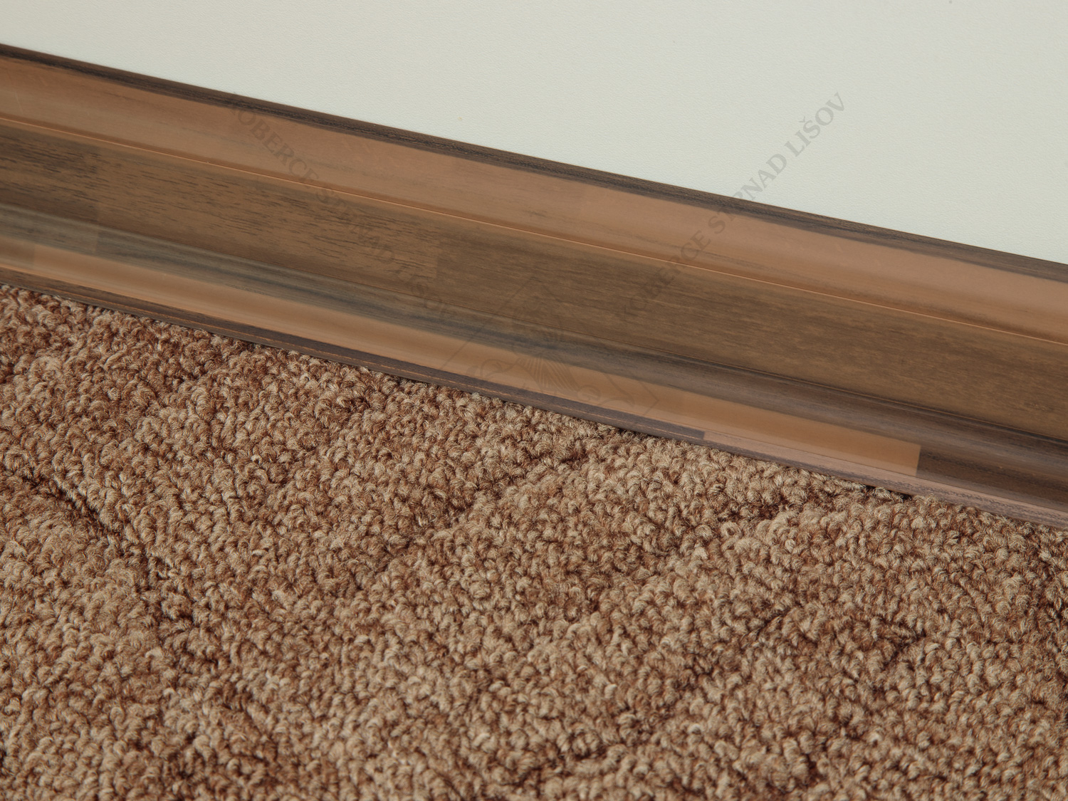 SLK 50 - W213 ořech Valencia