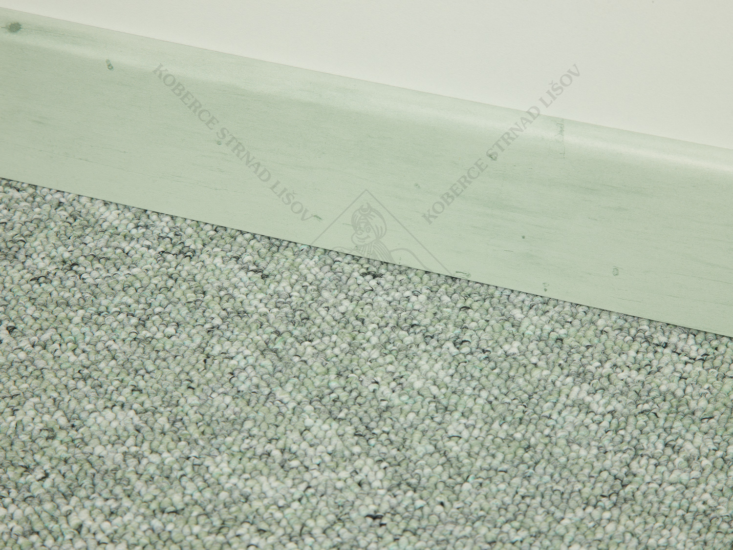 Berry HDF60 PL069 soklová lišta