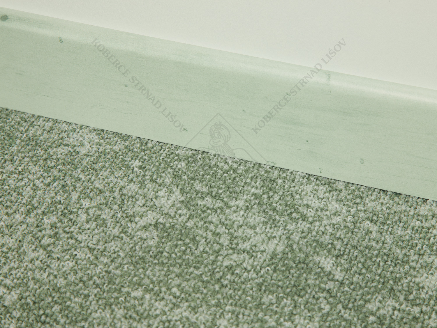 Berry HDF60 PL069 soklová lišta