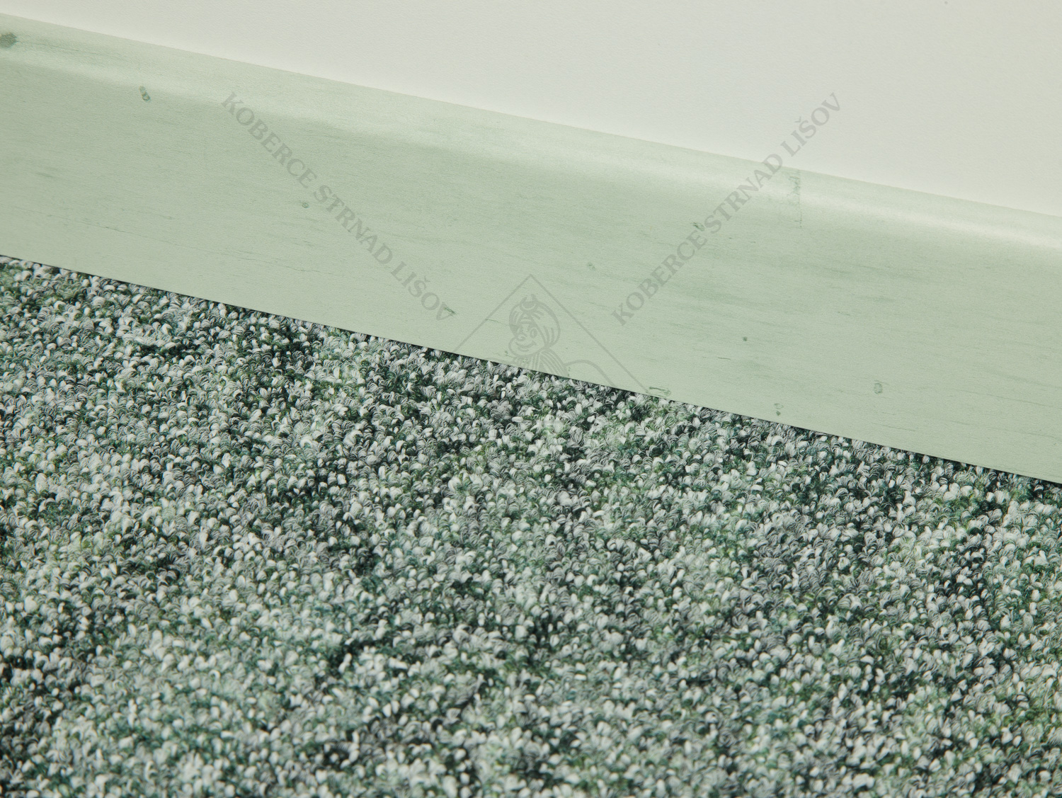 Berry HDF60 PL069 soklová lišta