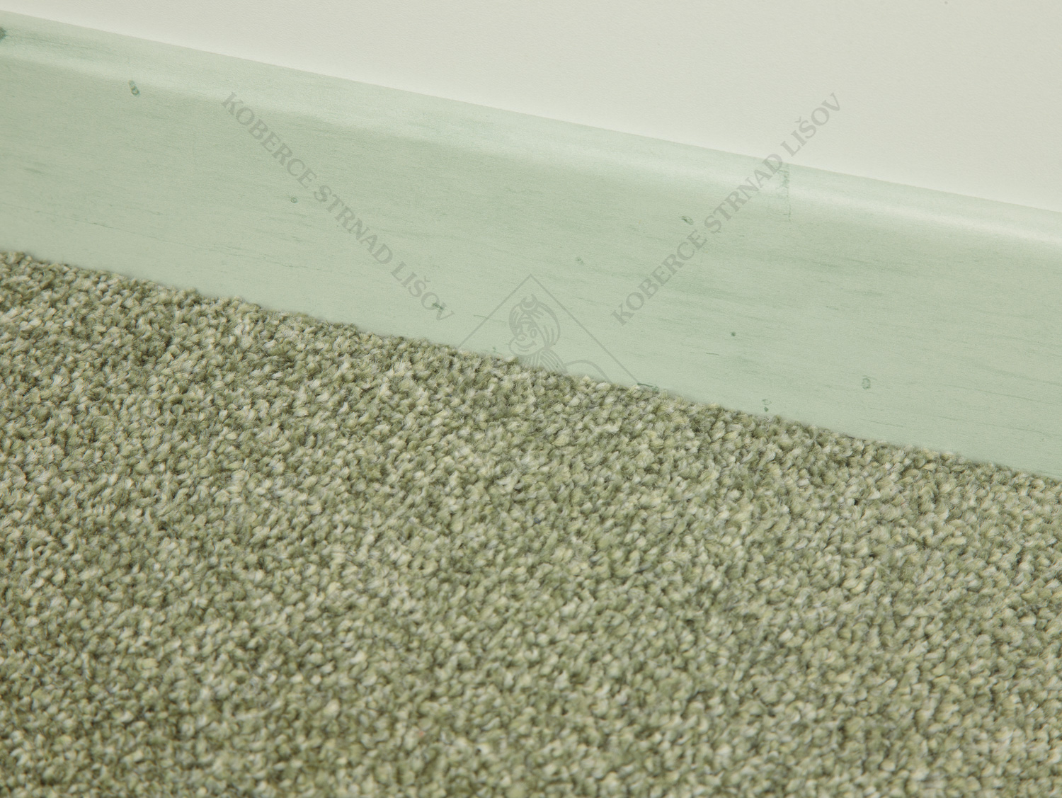 Berry HDF60 PL069 soklová lišta