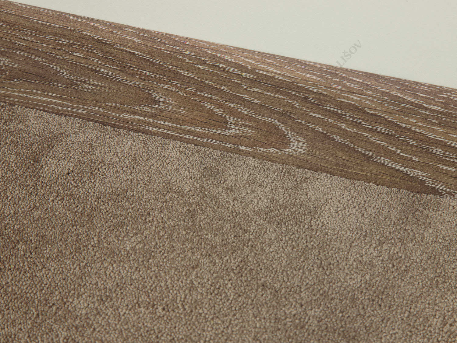 Berry HDF60 PL268 soklová lišta