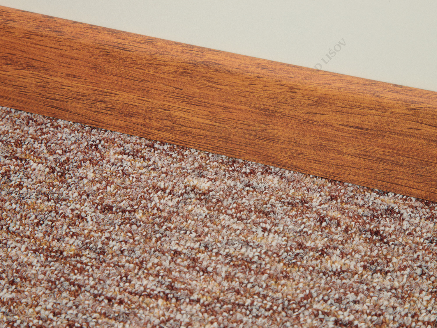 Berry HDF60 PL202 soklová lišta