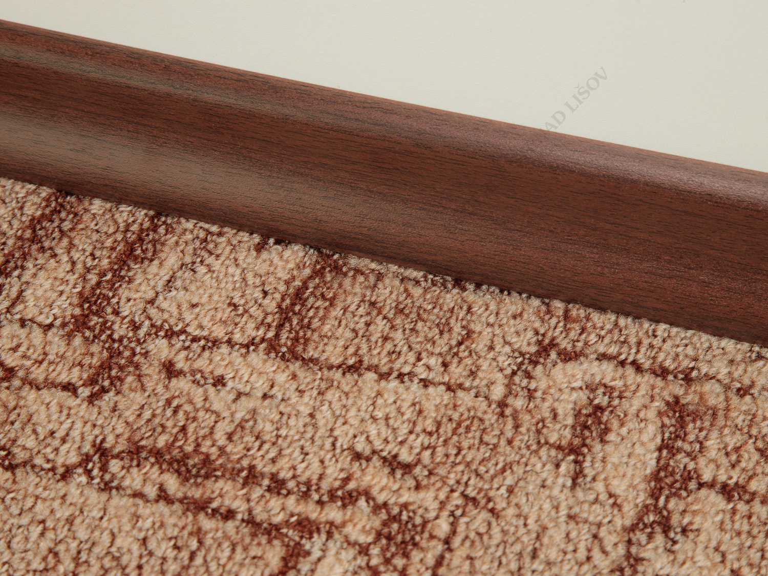 USL 50 - W089 Ořech tmavý