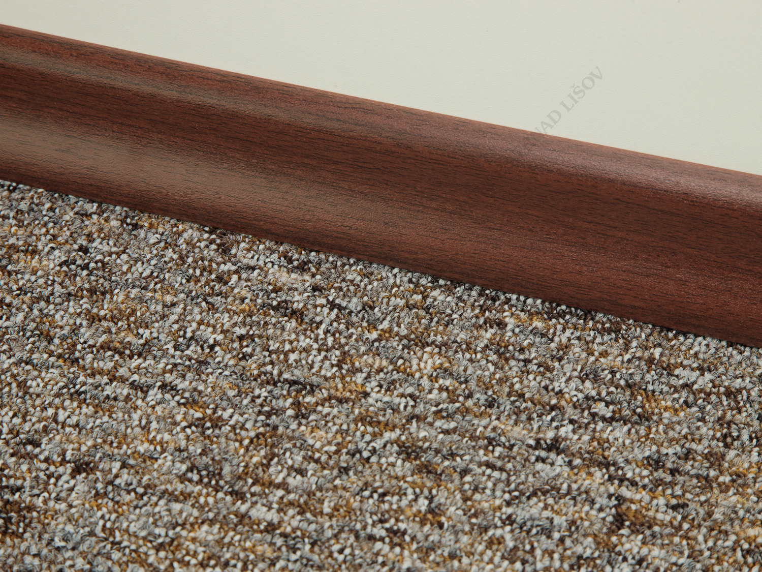 USL 50 - W089 Ořech tmavý