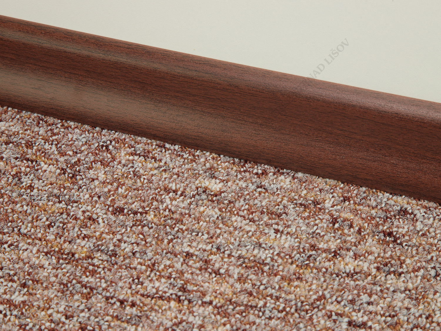 USL 50 - W089 Ořech tmavý