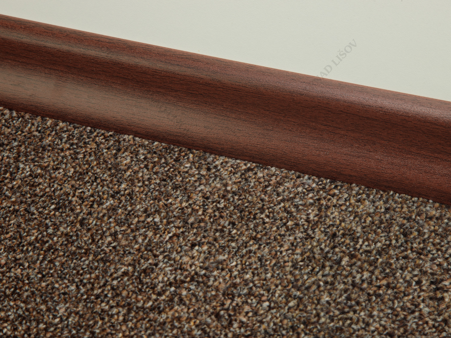 USL 50 - W089 Ořech tmavý