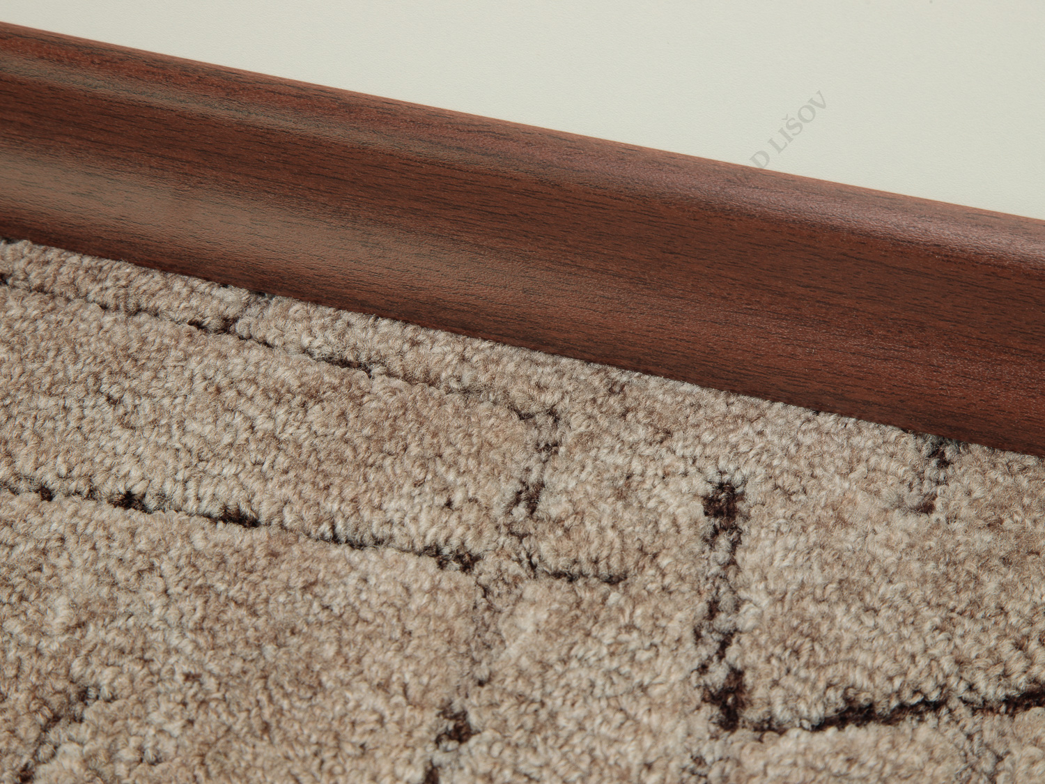 USL 50 - W089 Ořech tmavý