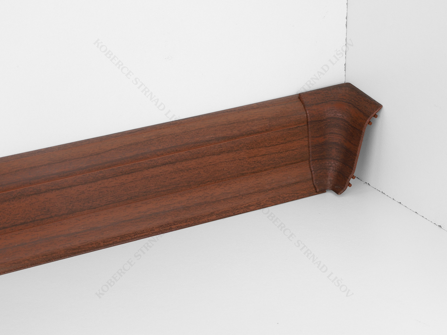 SLK 50 - W139 ořech