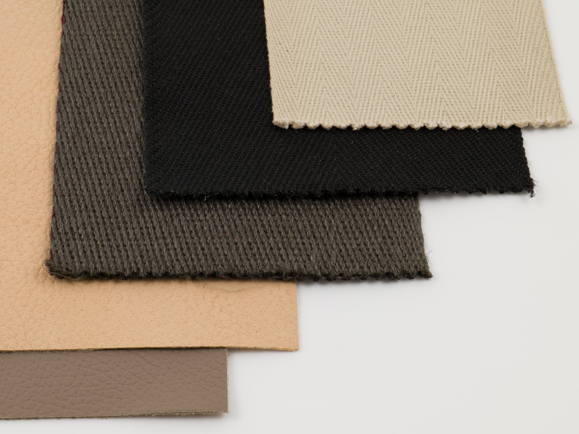 Lemování koberců Mellau - len