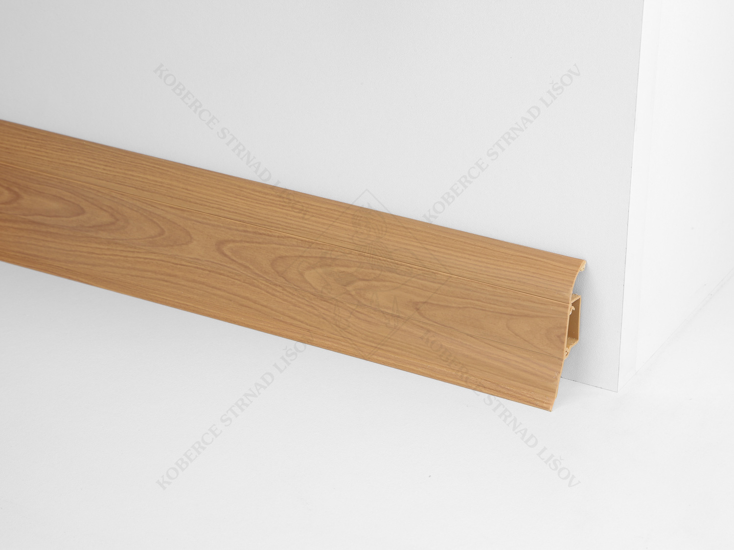 SLK 50 - W133 třešeň Memphis